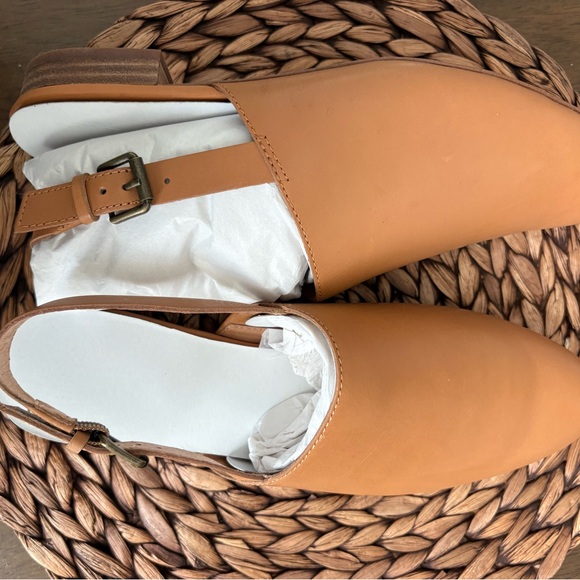 Madewell Women's Tan Flats - Picture 5 of 7